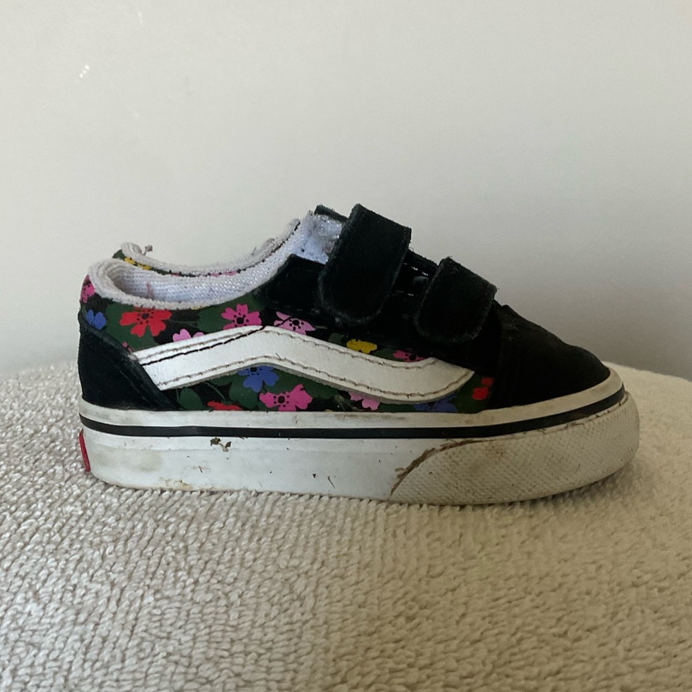 Vans Old Skool V Floral, Black Hook And Loop Close Sneakers Size 4 Toddler